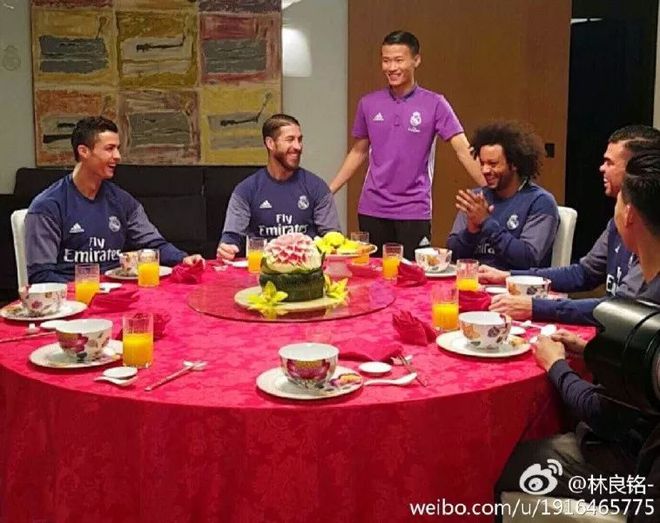 爱游戏在线-富力外援爆发，助球队豪取大捷(广东男篮外援最新消息签下大外援考辛斯)