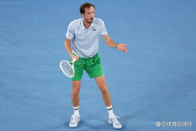 爱游戏官方-美网完胜蒙特卡洛大师赛，梅德韦杰夫关键制胜