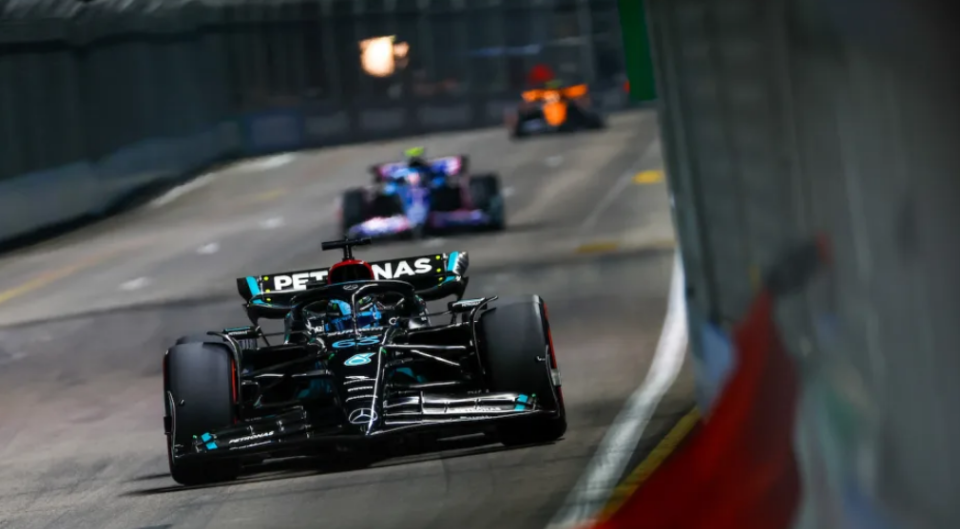 爱游戏在线-红牛二队横扫阿斯顿马丁，塞恩斯点燃赛场