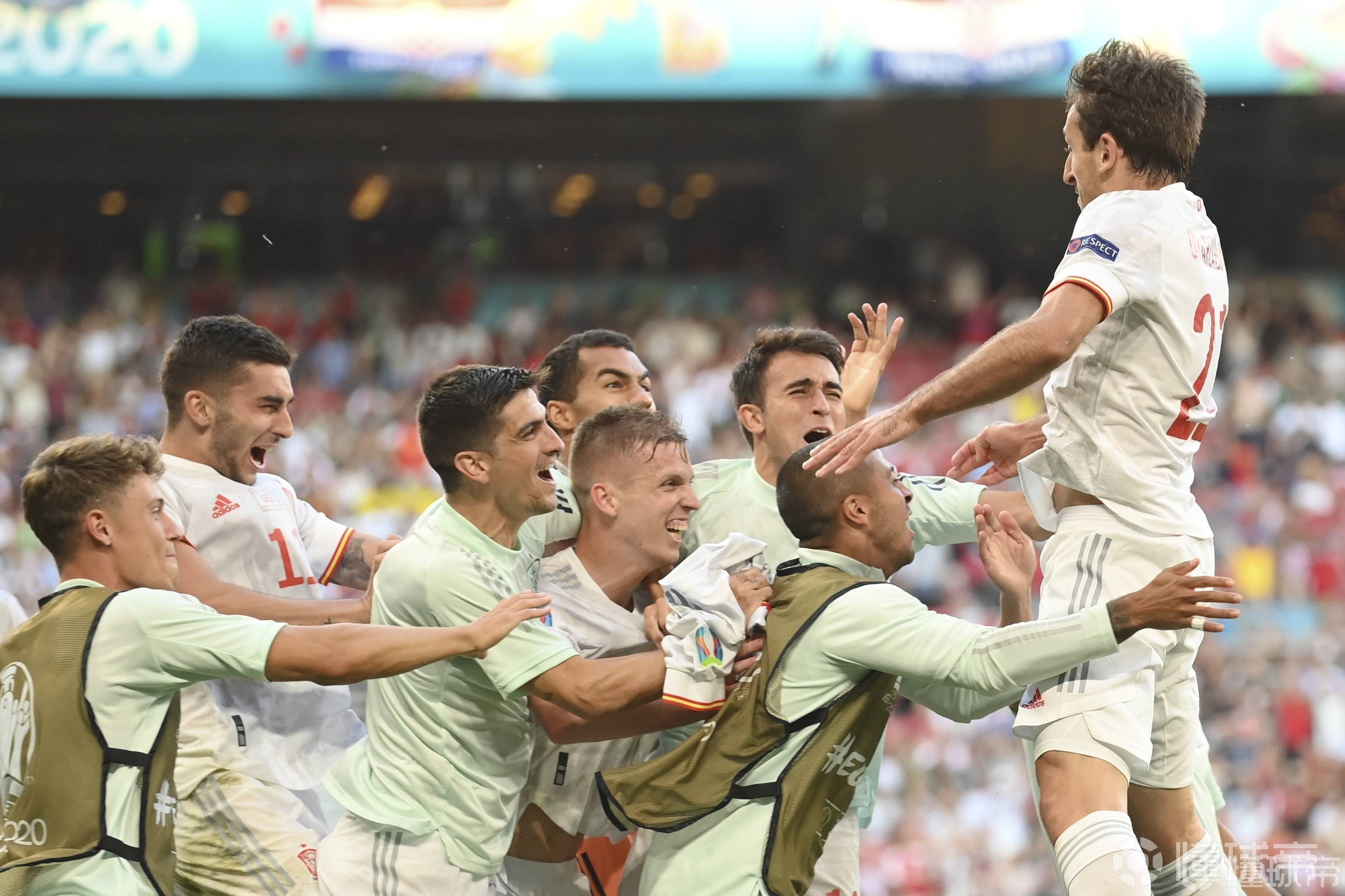 爱游戏APP-乌克兰碾压那不勒斯，奥亚尔萨瓦尔带队取胜