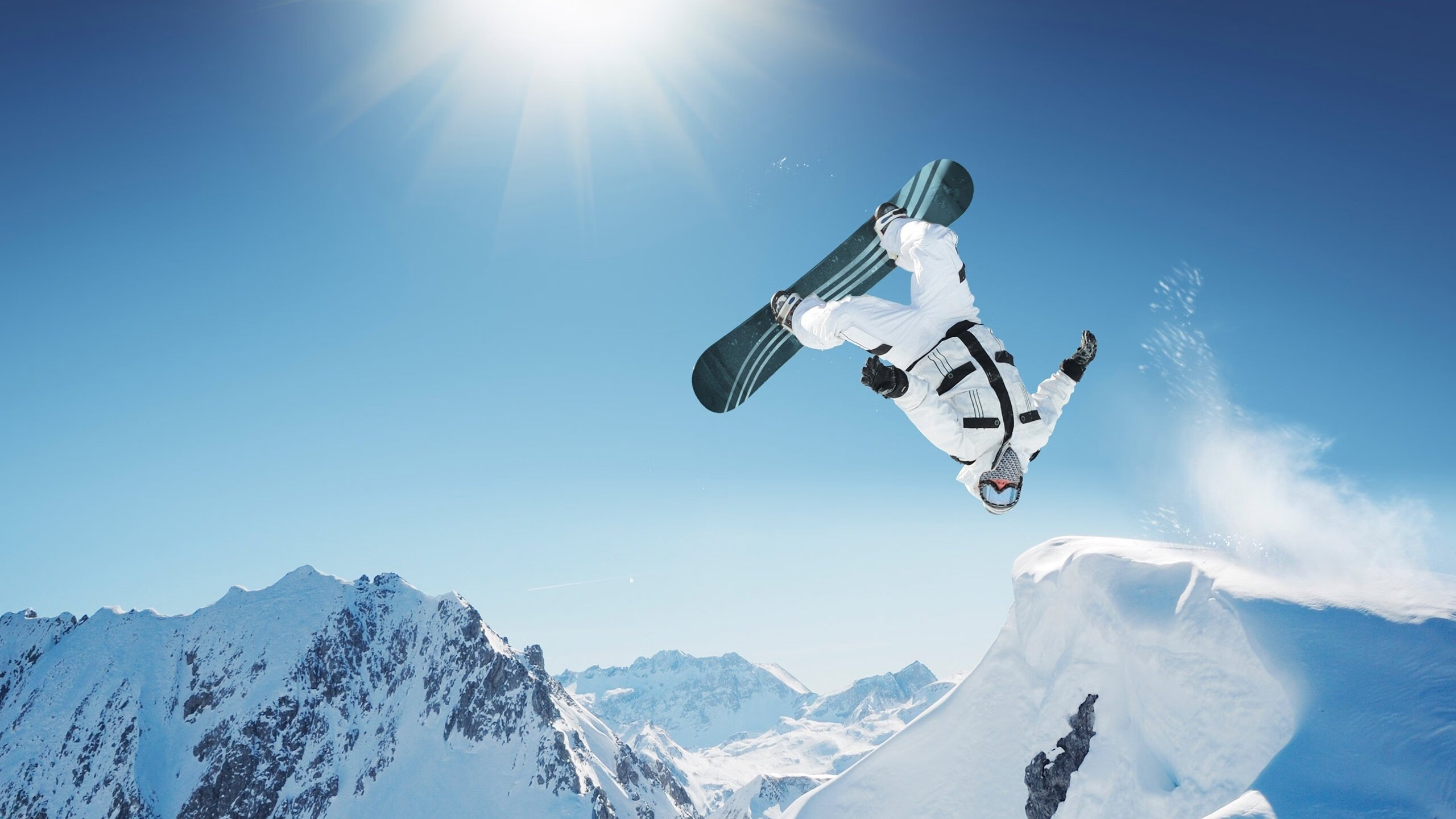 爱游戏官方入口-阿什拉夫爆发，当个人锋芒刺穿集体节奏的寓言